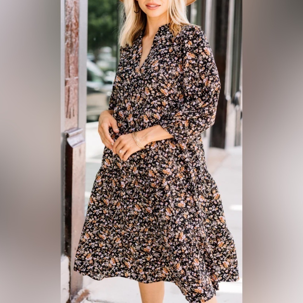 Entro Dark Floral Tiered 3/4 Sleeve Midi Dress size Medium